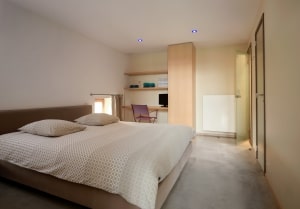 Large 2 m x 2.10 m beds